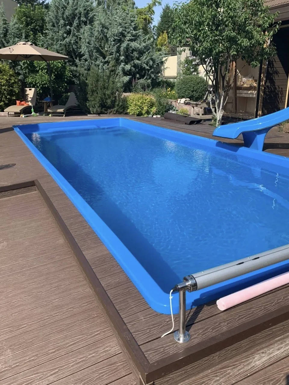 Laguna 9 установлен на участке в Долгопрудном