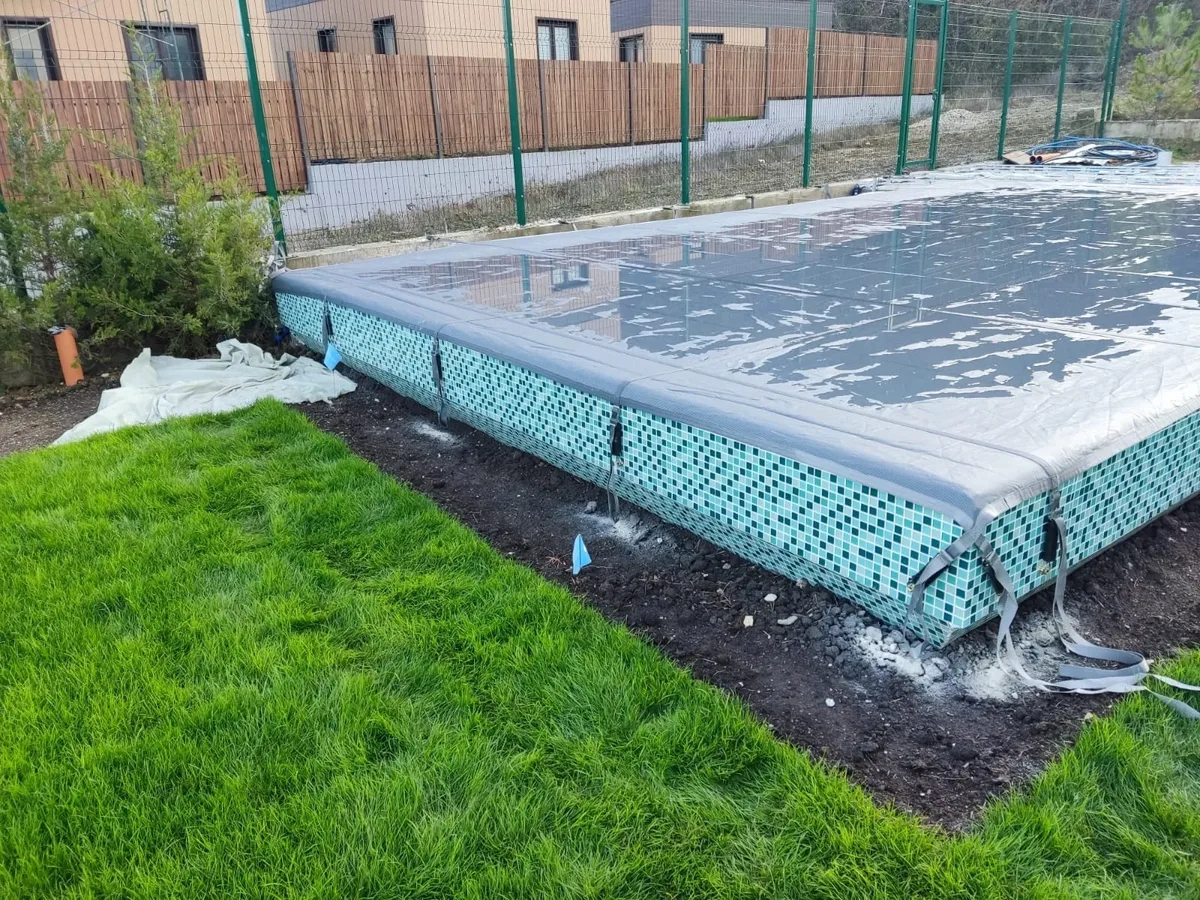 Батутное покрывало на бассейне в Долгопрудном